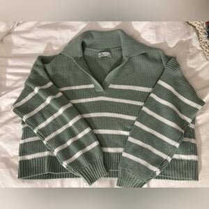 Hollister Green and White V-Neck Sweater